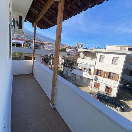 Novs Apartment3 Gjirokaster Bagian luar foto