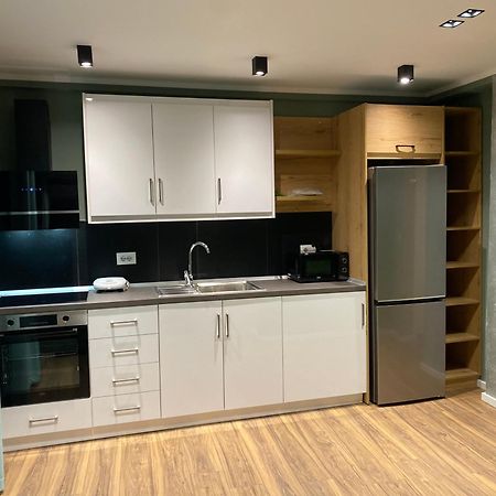Novs Apartment3 Gjirokaster Bagian luar foto